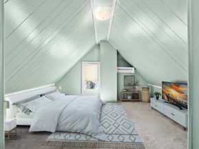 24 Ellsworth Ave, Melrose MA 02176