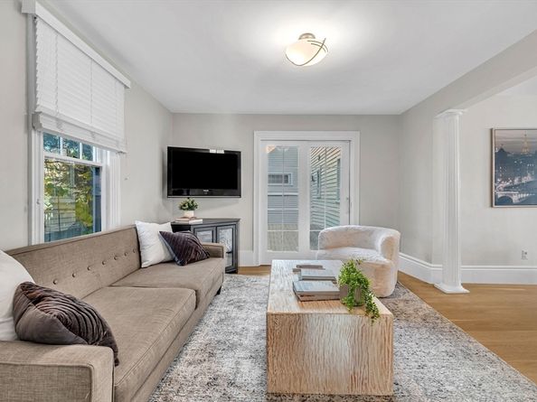 266 Langley Rd 1, Newton MA 02459