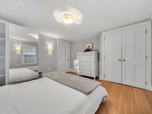 266 Langley Rd 1, Newton MA 02459