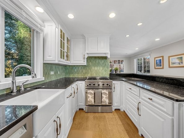 266 Langley Rd 1, Newton MA 02459