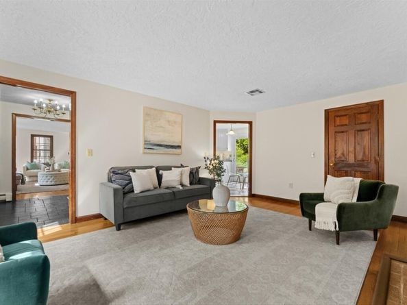 769 Edgell Rd, Framingham MA 01701