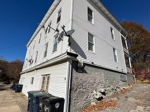 6-10 Walcott St, Southbridge MA 01550