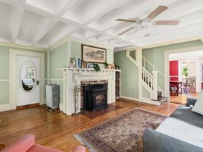 16 Summit Ave, Sturbridge MA 01518