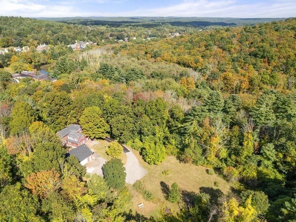 16 Summit Ave, Sturbridge MA 01518