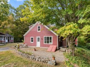 16 Summit Ave, Sturbridge MA 01518