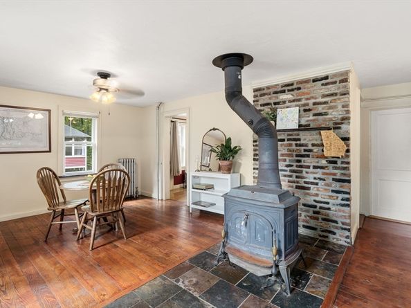 16 Summit Ave, Sturbridge MA 01518