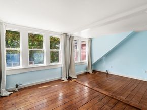 16 Summit Ave, Sturbridge MA 01518