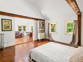 16 Summit Ave, Sturbridge MA 01518