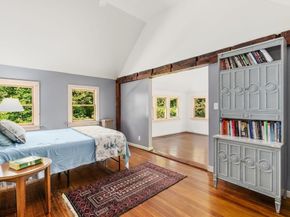 16 Summit Ave, Sturbridge MA 01518