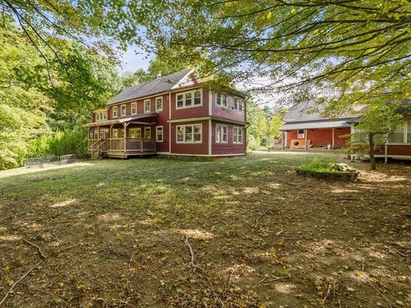 16 Summit Ave, Sturbridge MA 01518