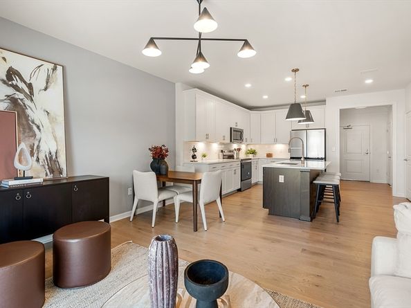 2 Codman Way 104, Westborough MA 01581