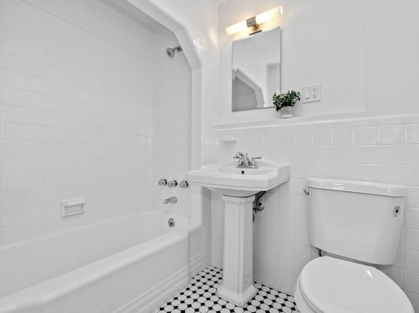 3 Englewood Ave 9, Brookline MA 02445