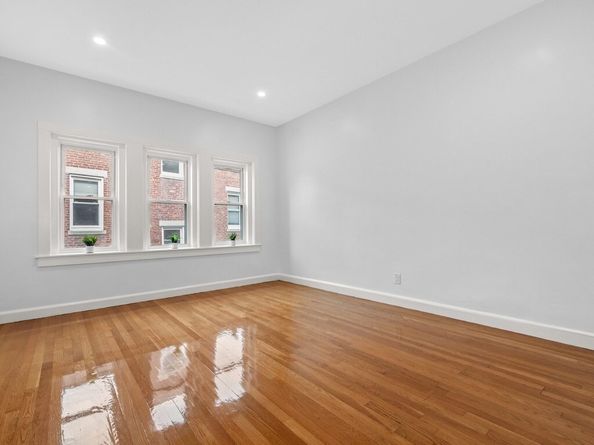 3 Englewood Ave 9, Brookline MA 02445