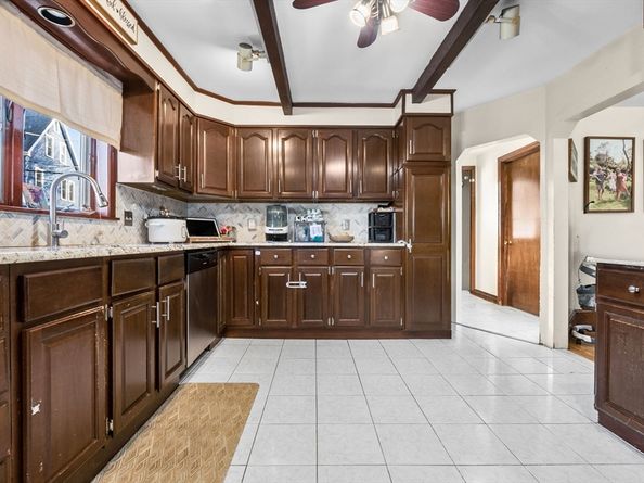 65 Poplar St, Gloucester MA 01930