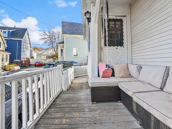 65 Poplar St, Gloucester MA 01930