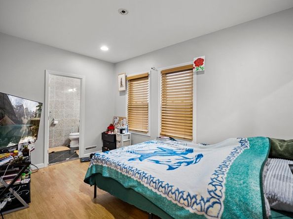 39 Centre St, Lynn MA 01905