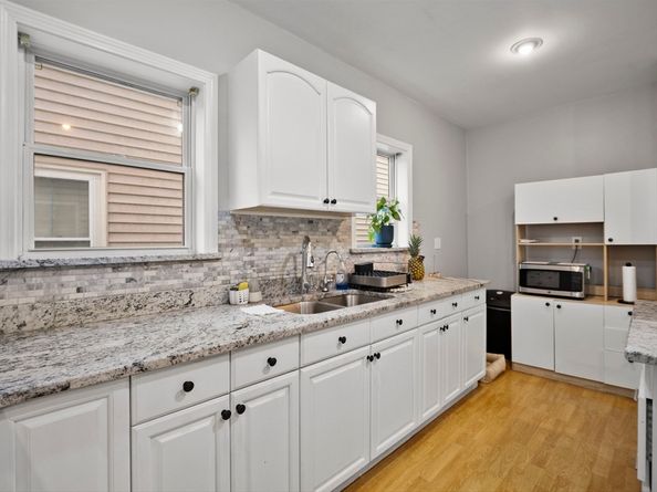 39 Centre St, Lynn MA 01905