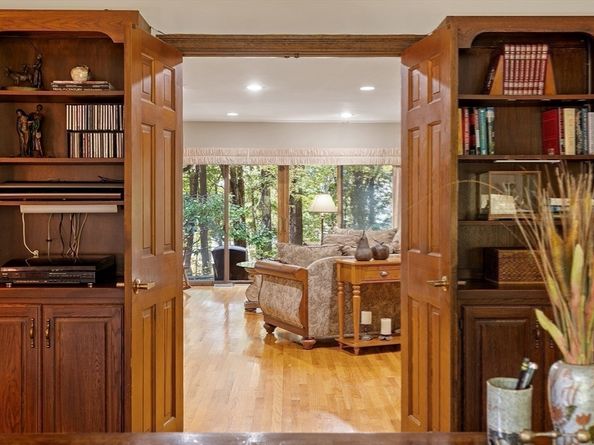 35 Bonny Ln, North Andover MA 01845