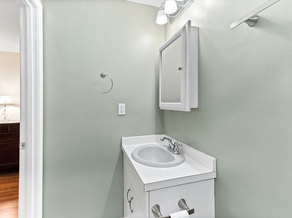 663 Wareham Street 6, Middleboro MA 02346