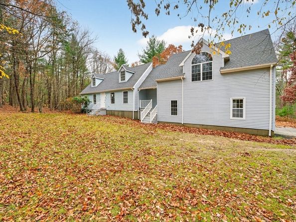 395 High St, Uxbridge MA 01569