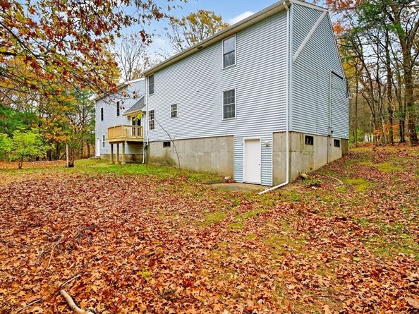 395 High St, Uxbridge MA 01569