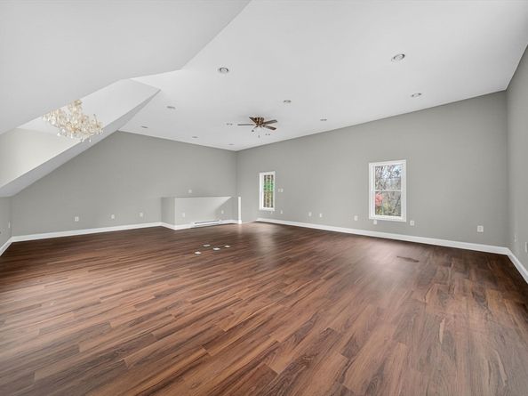 395 High St, Uxbridge MA 01569