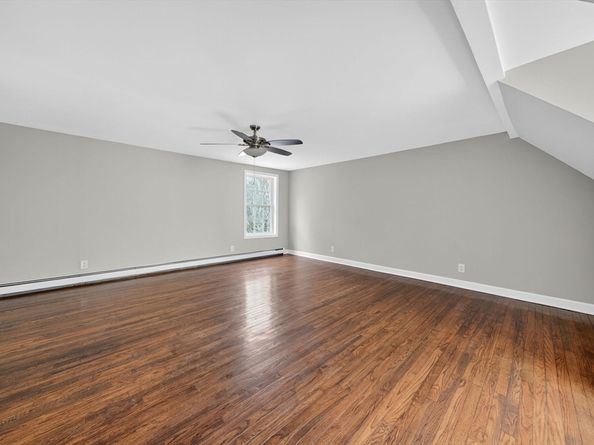 395 High St, Uxbridge MA 01569