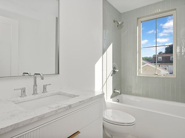 15-17 Jewett Pl 2, Newton MA 02458