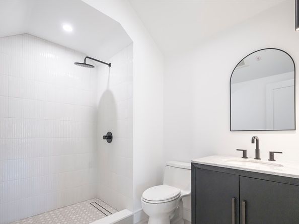 15-17 Jewett Pl 2, Newton MA 02458