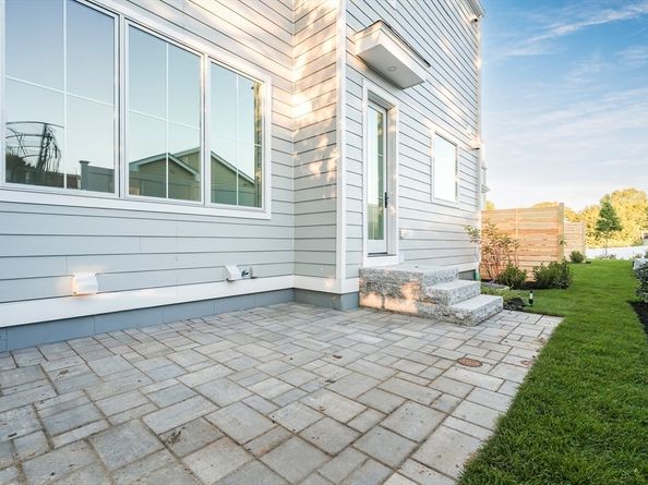 15-17 Jewett Pl 2, Newton MA 02458