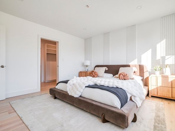 15-17 Jewett Pl 2, Newton MA 02458