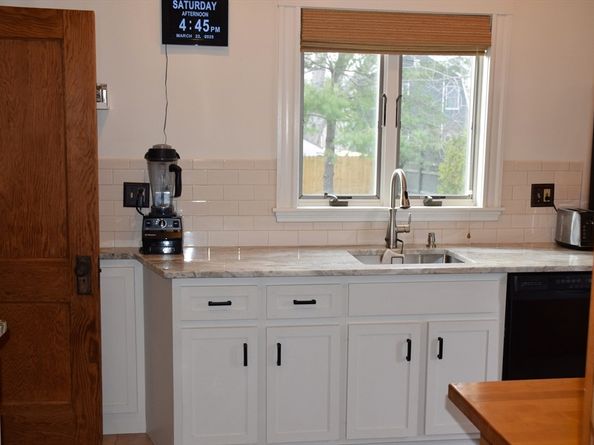 16 Winona Way, Weymouth MA 02191