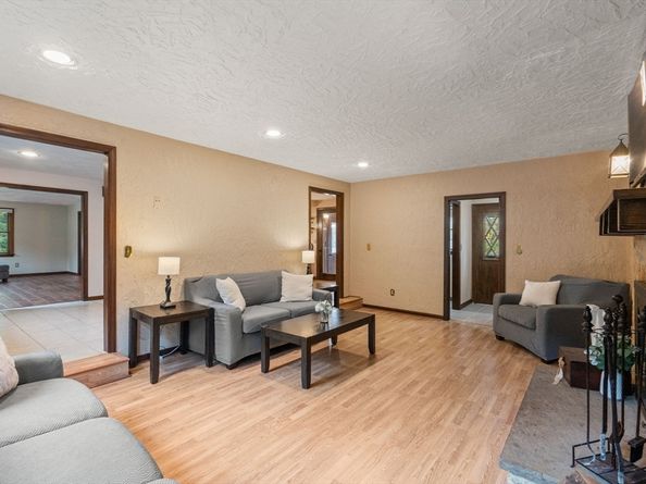 397 Stow Rd, Marlborough MA 01752