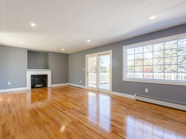 1 Ernest St, Webster MA 01570