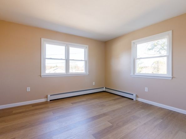 1 Ernest St, Webster MA 01570