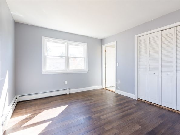 1 Ernest St, Webster MA 01570