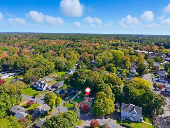 3 Corinne Pkwy, Middleboro MA 02346