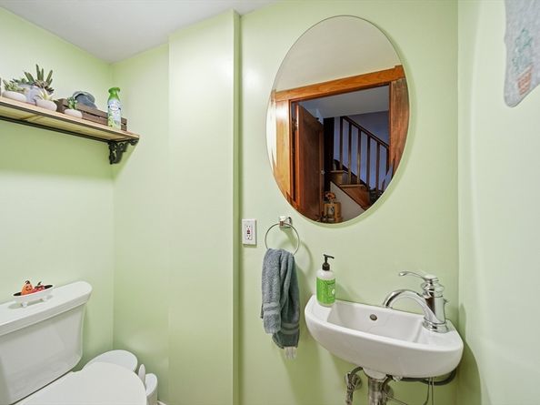 3 Corinne Pkwy, Middleboro MA 02346