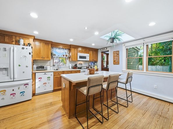 3 Corinne Pkwy, Middleboro MA 02346