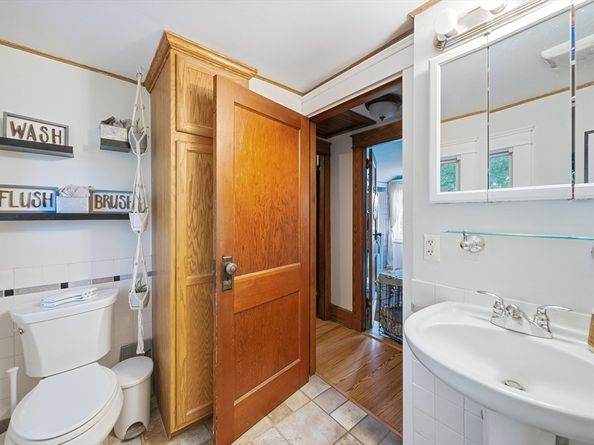 3 Corinne Pkwy, Middleboro MA 02346