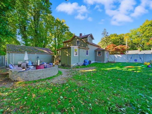 3 Corinne Pkwy, Middleboro MA 02346