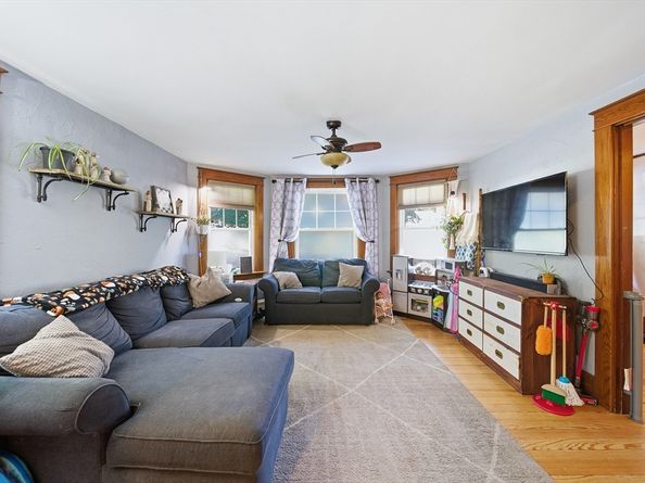 3 Corinne Pkwy, Middleboro MA 02346