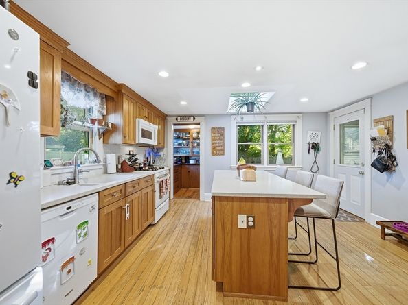 3 Corinne Pkwy, Middleboro MA 02346