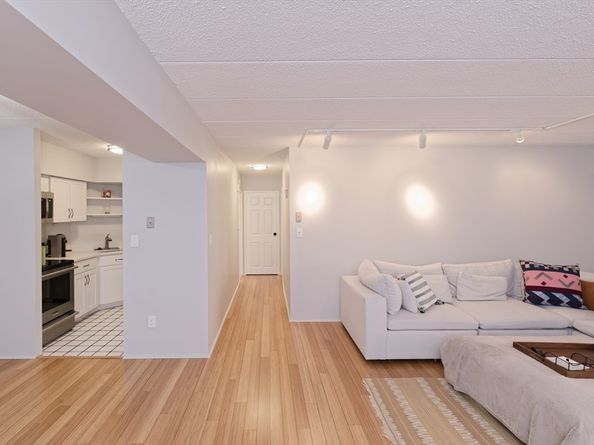 125 Pleasant St 201, Brookline MA 02446