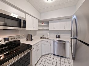 125 Pleasant St 201, Brookline MA 02446