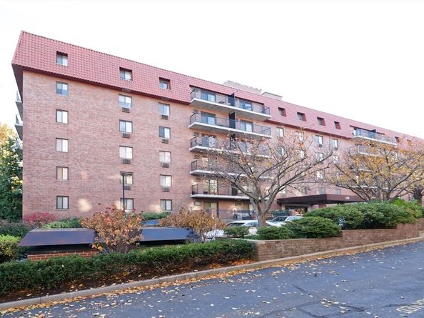 125 Pleasant St 201, Brookline MA 02446