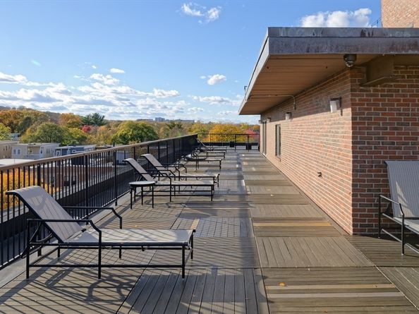 125 Pleasant St 201, Brookline MA 02446