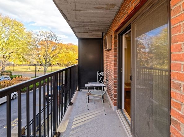 125 Pleasant St 201, Brookline MA 02446