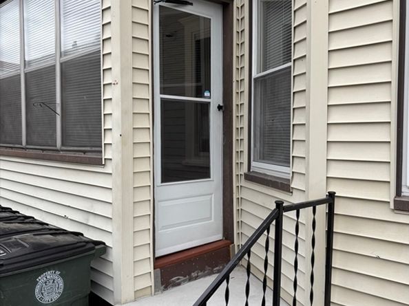 131 5th St, Leominster MA 01453