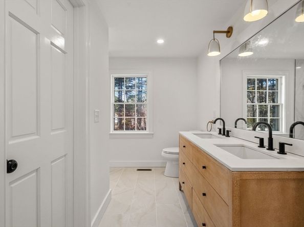 262 Cochituate Rd, Wayland MA 01778